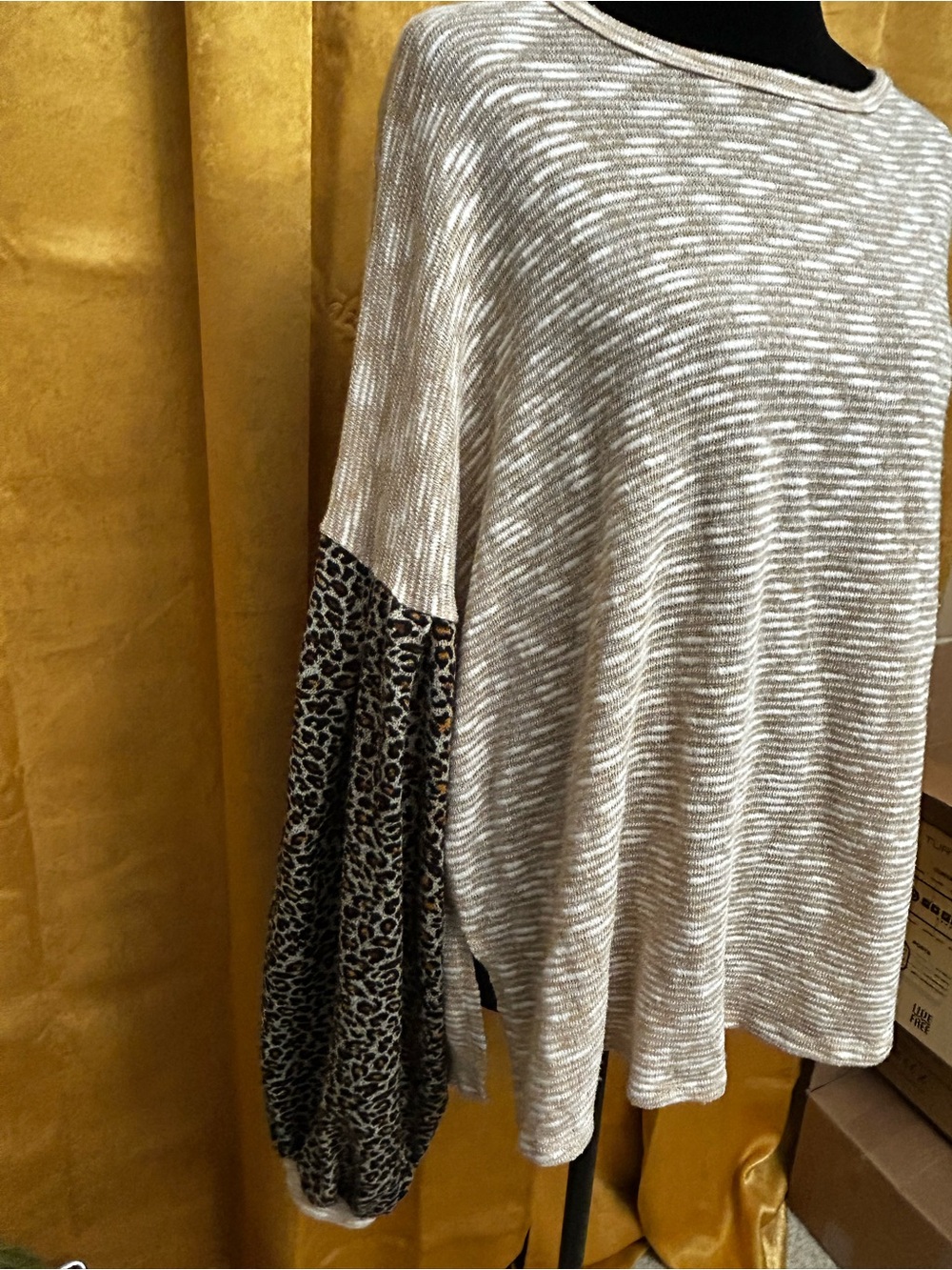 Umgee blouse - Picture 2 of 5